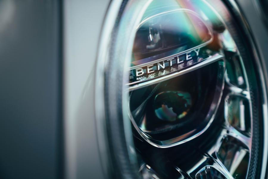 Детали экстерьера Bentley Bentayga Hybrid 2019 года  (NA) (фото 7 из 18)